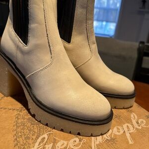 Free People James Chelsea White Heeled Boots EU 37.5 / US 7